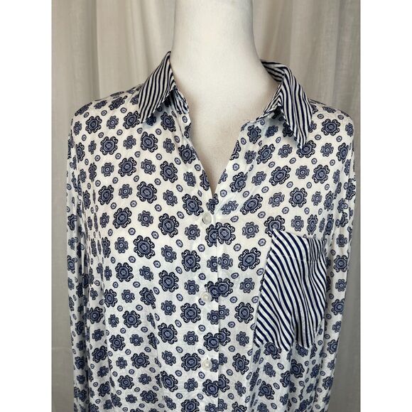 Chico’s Blue Floral & Striped Button-Up Shirt Classic Collared Blouse Size 12/14 - Picture 4 of 6